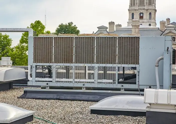 industrial-hvac-unit-historical-building-rooftop-power-repair-team